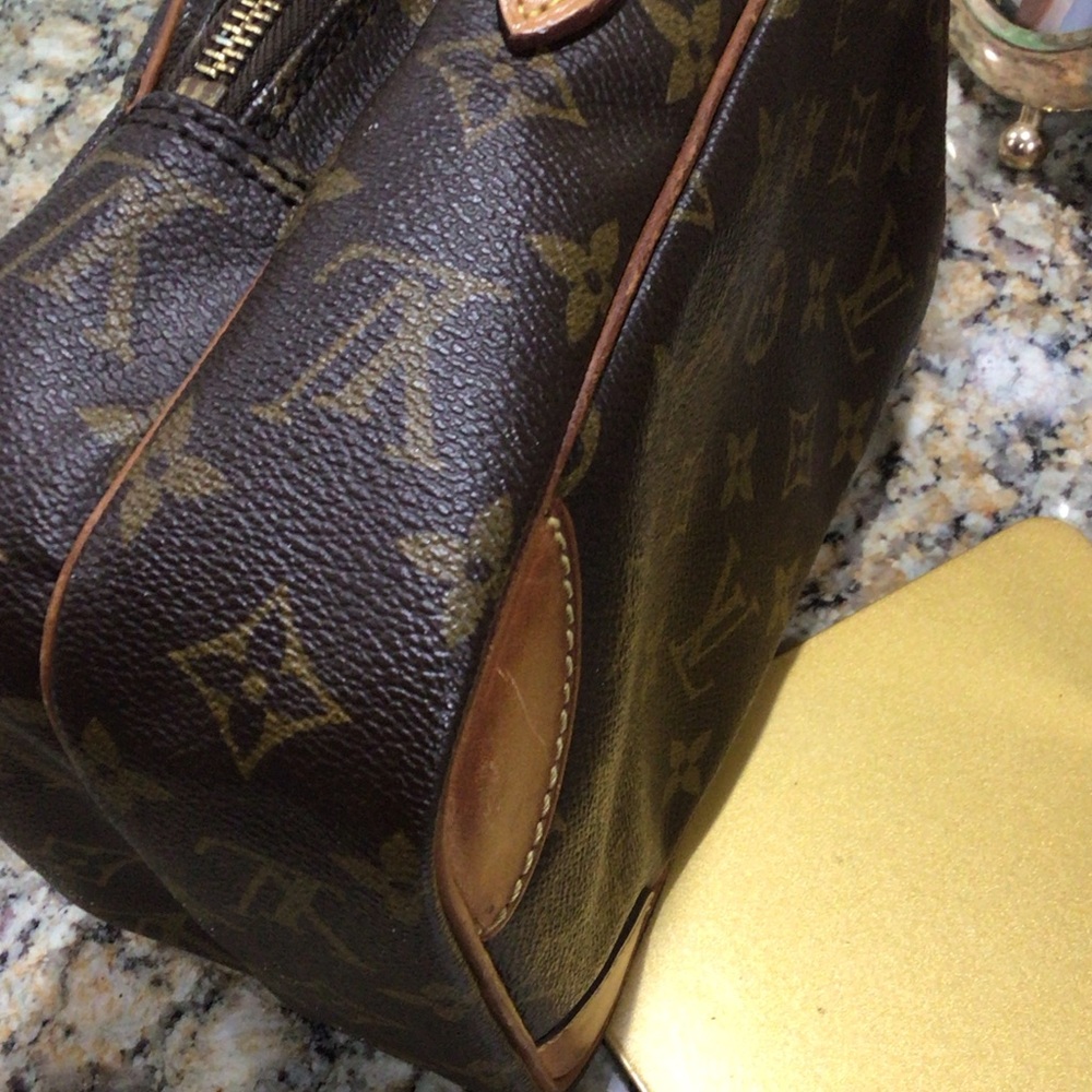 Louis Vuitton Vintage Amazon Monogram Crossbody Bag - Picture 7 of 15